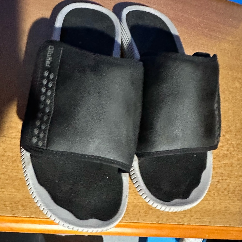 OluKai Ulele Slide